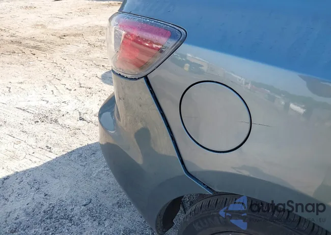 JM1BL1TG8D1753774: 42156772