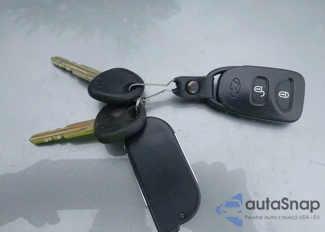 KMHCM3AC2AU180440: 42156900