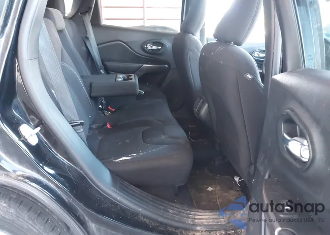 1C4PJLCB1KD444428: 42157384