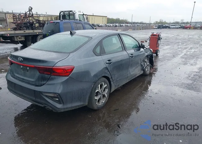 3KPF24AD9LE187814: 42158743