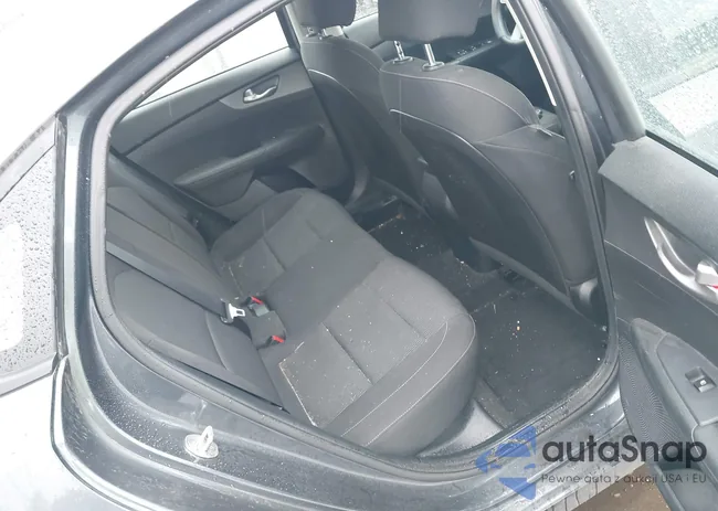 3KPF24AD9LE187814: 42158743