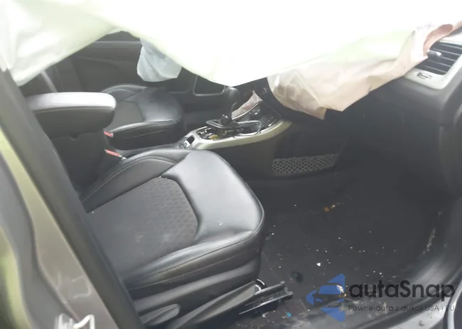 3C4NJDBB7LT240789: 42158752