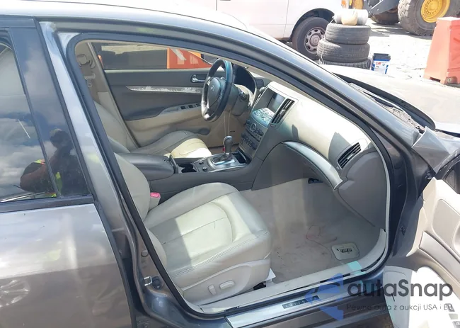 JN1CV6AP8DM301176: 42158812