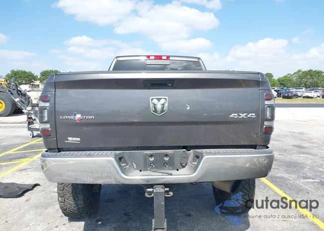 3C6UR5ML2JG368807: 42159084