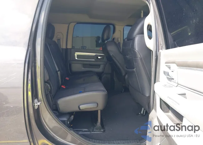 3C6UR5ML2JG368807: 42159084