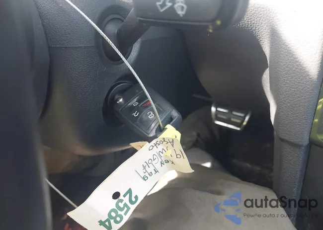 3VWH17AUXKM501078: 42158280