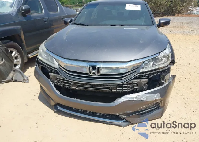 1HGCR2F52HA054084: 42158478