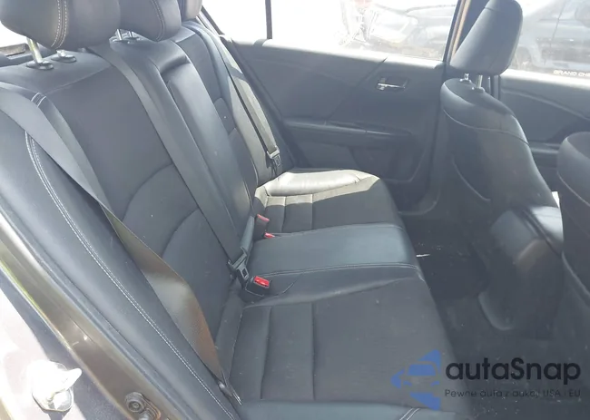 1HGCR2F52HA054084: 42158478