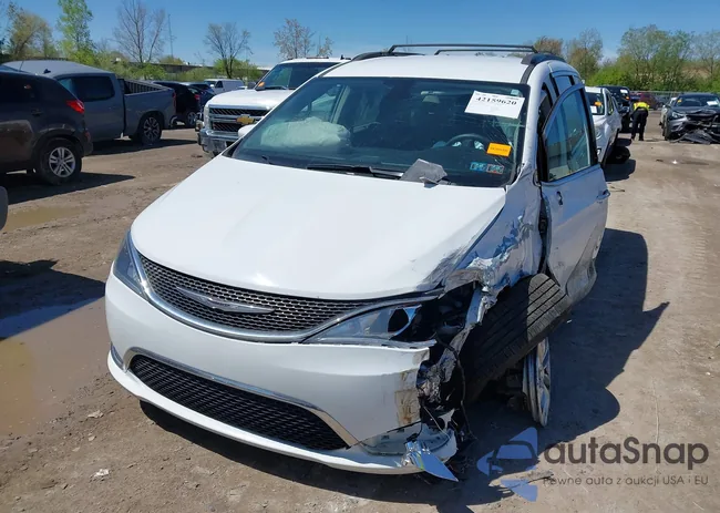 2C4RC1FG1JR109048: 42159620