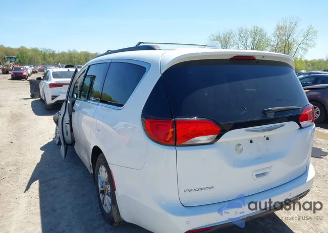 2C4RC1FG1JR109048: 42159620