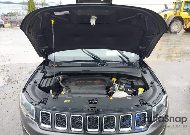 3C4NJDBB5JT112368: 42159891