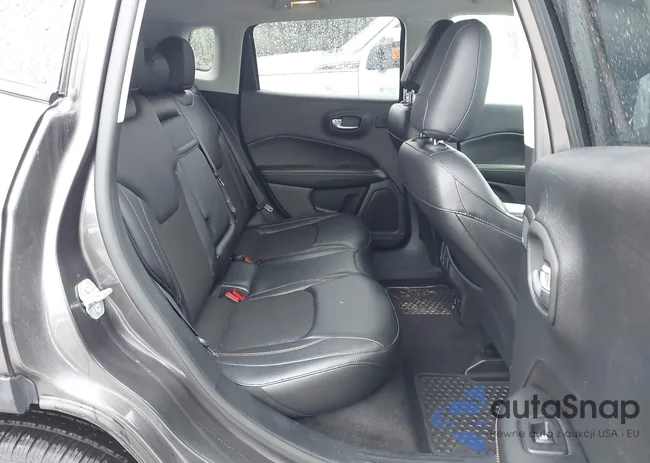 3C4NJDBB5JT112368: 42159891