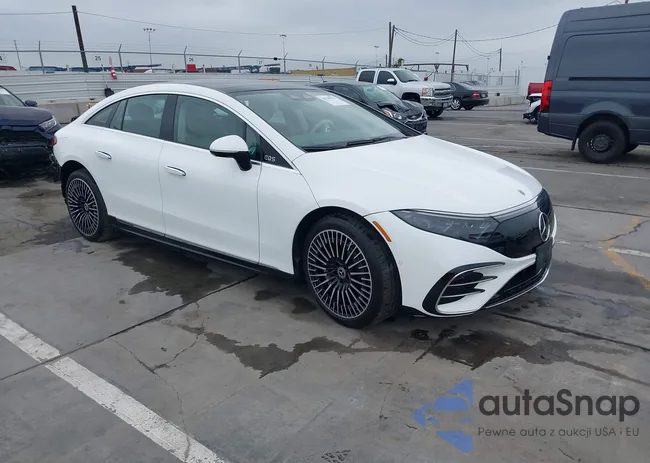 W1KCG2DB9PA033069: 42159932