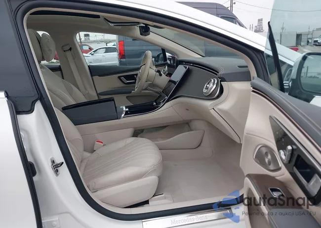 W1KCG2DB9PA033069: 42159932