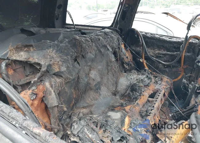 1GNEK13T71R104596: 42160496