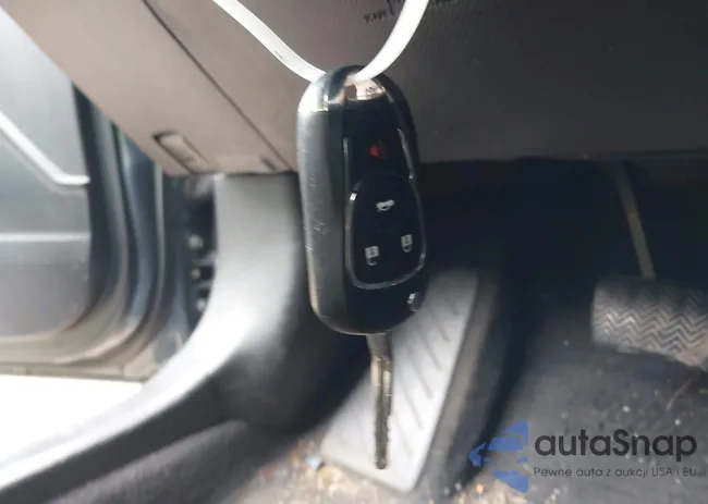 2T1BURHE1HC871797: 42160538