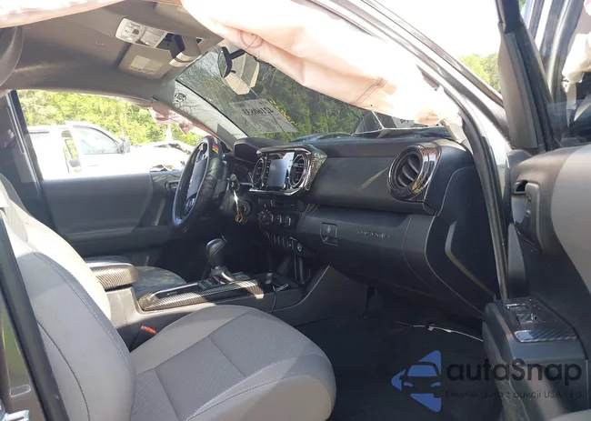 3TYCZ5AN2NT096247: 42160833