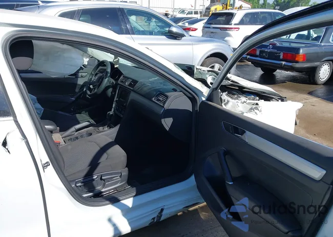 1VWAT7A34HC076972: 42160142