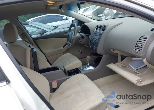 1N4AL2AP5CC129945: 42160179