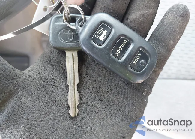 4T1BE32K34U854498: 42161886