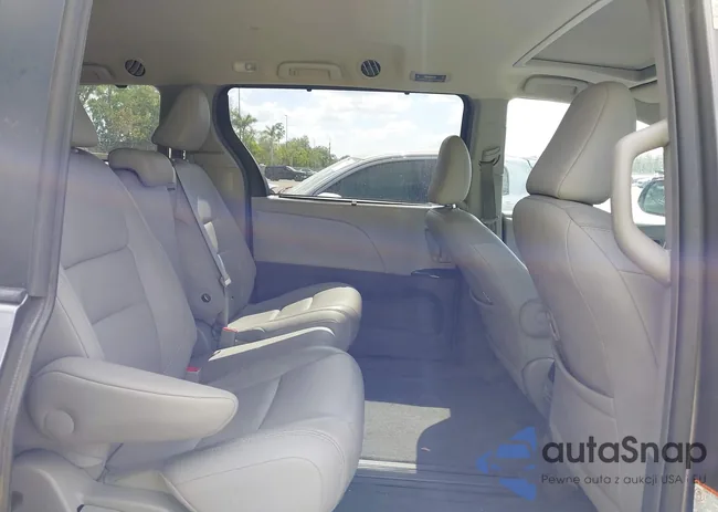 5TDYK3DC3FS556859: 42161107