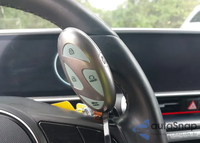 KMHM34AA8PA052368: 42162717