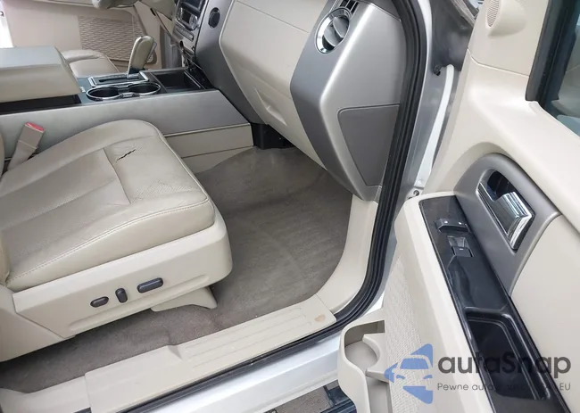 1FMJU2A52EEF05221: 42162773