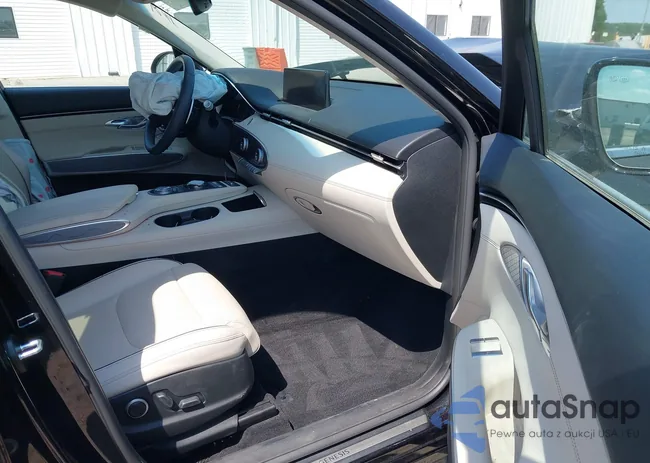 KMUMADTB8PU136895: 42162819