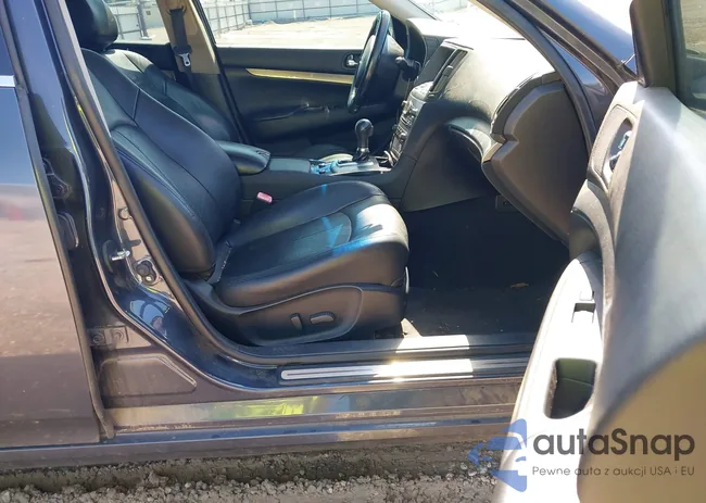 JN1CV6AR4AM252877: 42164557