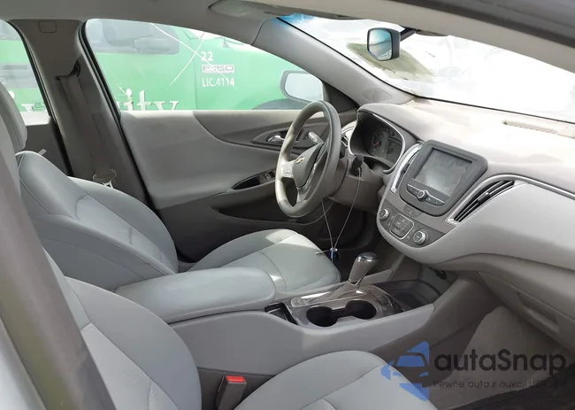 1G1ZB5ST2GF324721: 42165086