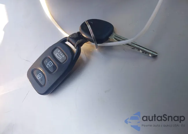 KMHDH4AE3GU586929: 42164377