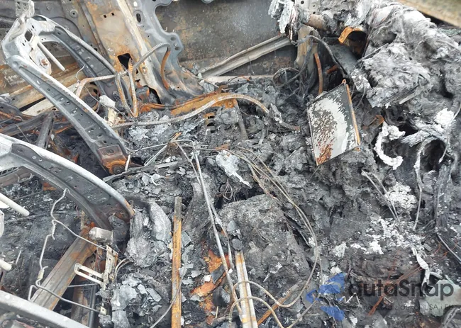 1C4SDJCT5NC215615: 42164418