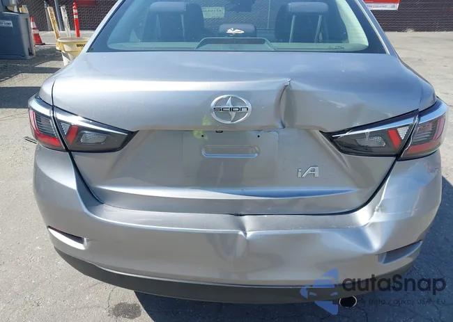 3MYDLBZV9GY102238: 42164489