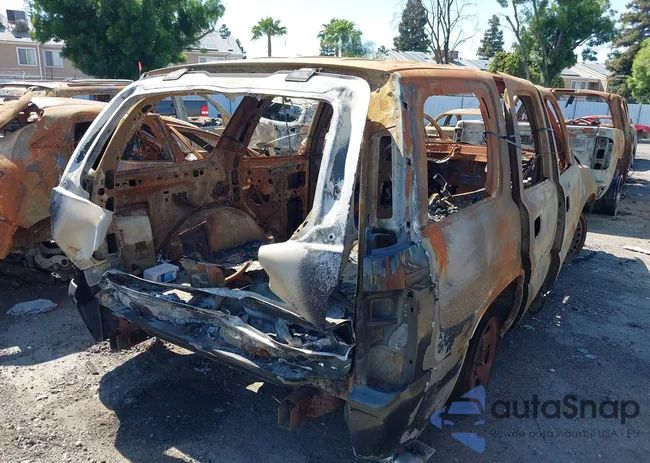 1GNEC13T35R103223: 42165644