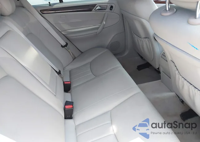 WDBRF61J15A813251: 42165183