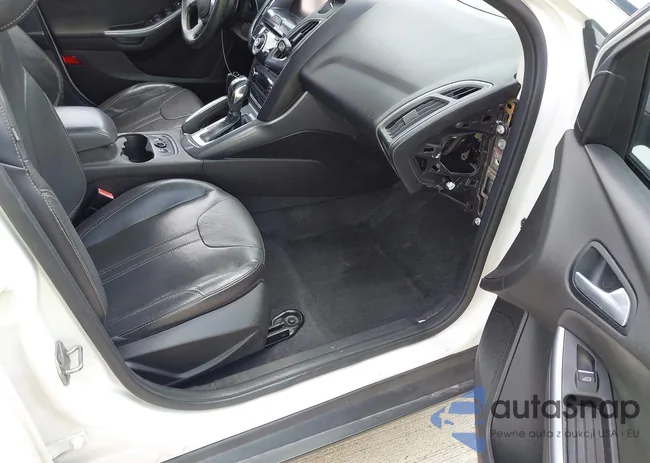 1FADP3J27DL163284: 42166821