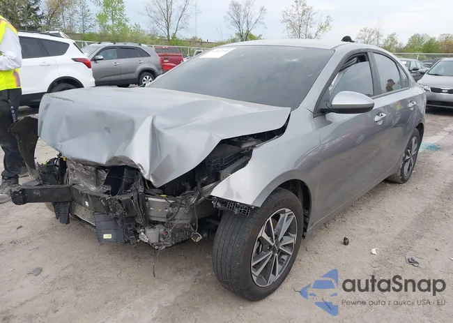 3KPF24AD7RE840035: 42167116