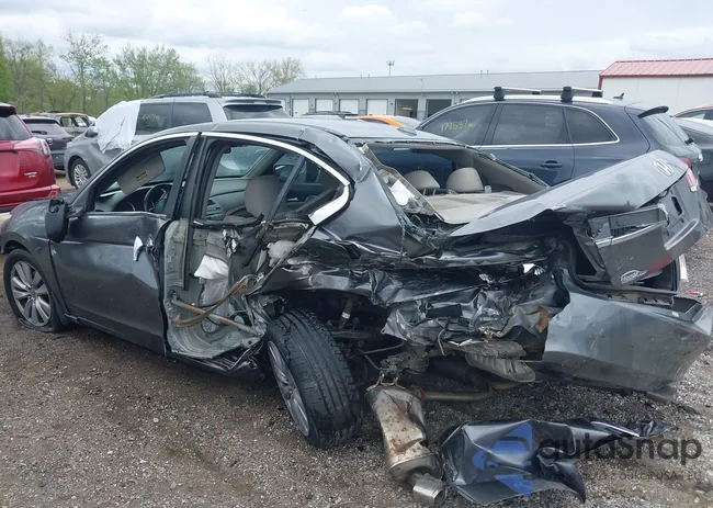 1HGCP3F8XBA010072: 42167336