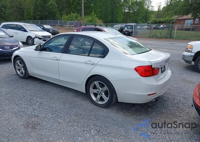 WBA3B3G50FNR86892: 42168889