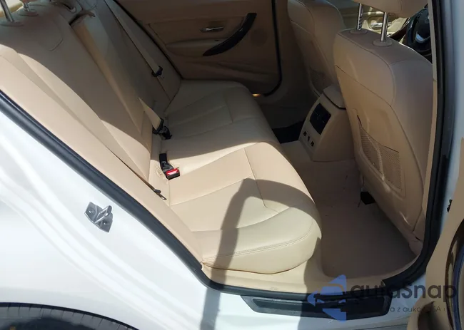 WBA3B3G50FNR86892: 42168889