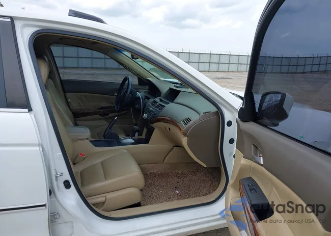 1HGCP26898A056589: 42168176