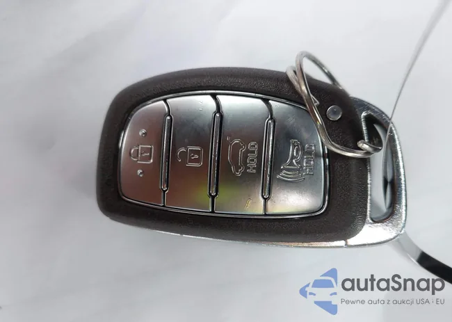 KMHC75LJ2LU071350: 42169600