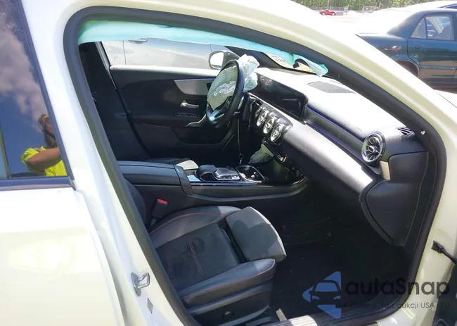 W1K3G4FB6LJ224936: 42169953