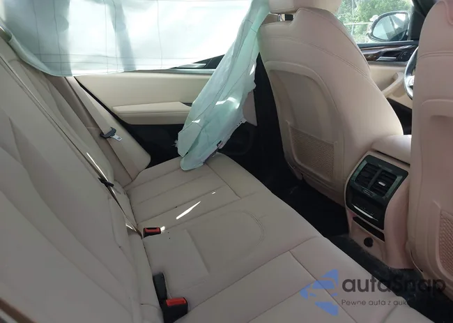 5UXTR7C5XKLF29686: 42170956