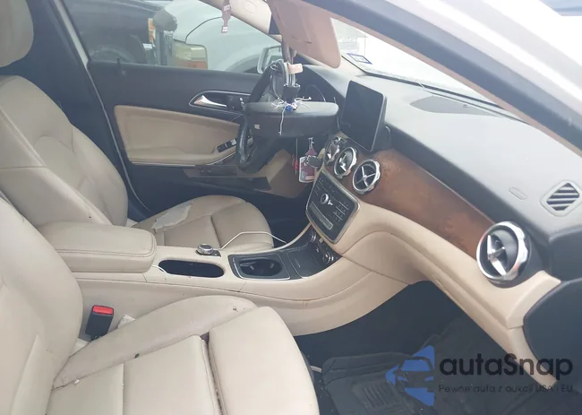 WDCTG4EB0KU000628: 42170428