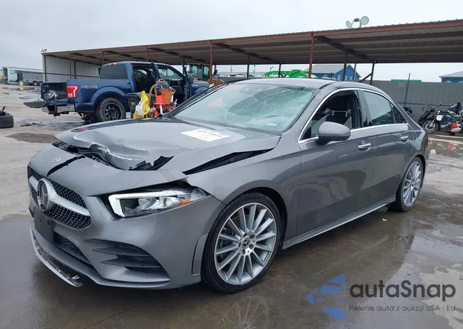 WDD3G4EB5KW018588: 42171913