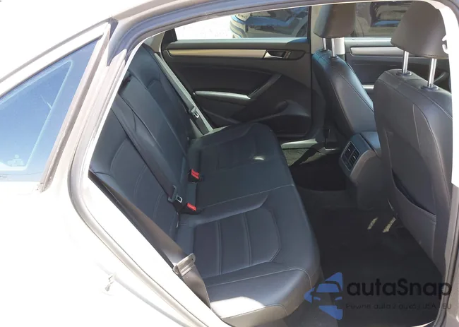 1VWBN7A35EC028438: 42172605