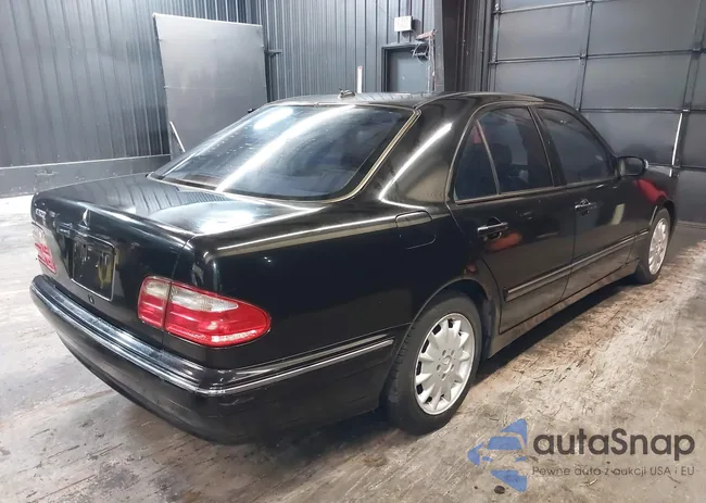 WDBJF65J2YB095098: 42172976