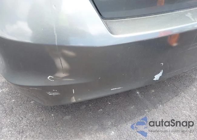 1HGCP2F64CA147261: 42172215