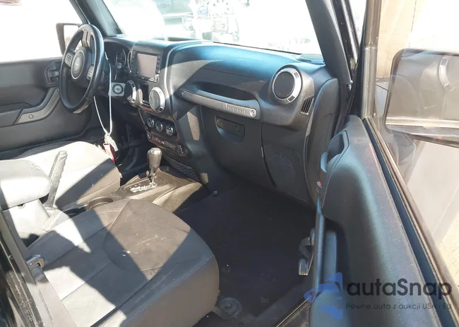 1C4BJWDG9HL530123: 42174975